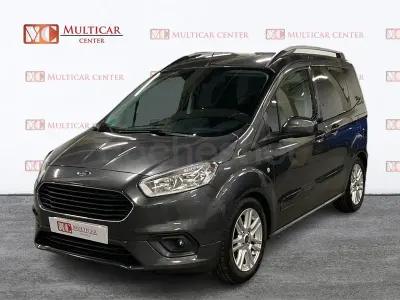Usado Ford Tourneo Courier Titanium 100 CV (73 kW) 2020 Gris / plata Monovolumen