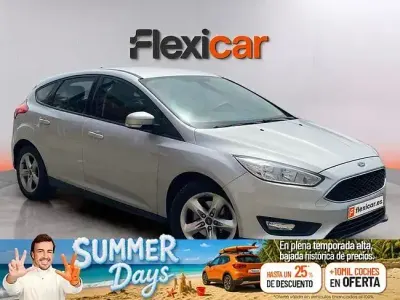 Usado Ford Focus Trend 125 CV (91 kW) 2018 Gris Berlina