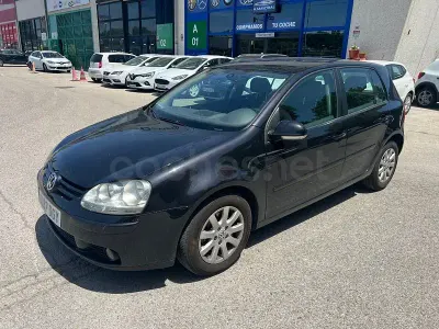 Usado VW Golf IV Highline 105 CV (77 kW) 2005 Negro Berlina