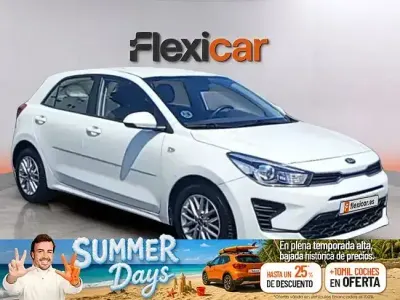 Usado Kia Rio 84 CV (61 kW) 2021 Blanco Berlina