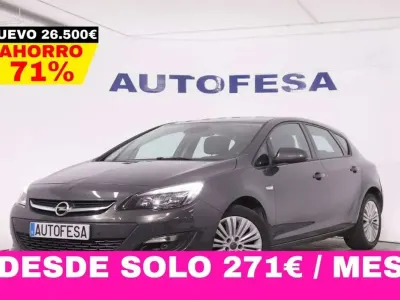 Usado Opel Astra Excellence 110 CV (80 kW) 2014 Gris Berlina