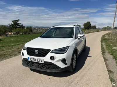 Usado Seat Arona Style 110 CV (80 kW) 2021 Blanco SUV