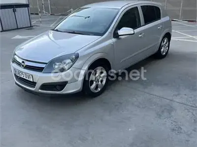 Usado Opel Astra Sport 120 CV (88 kW) 2006 Gris / plata Berlina