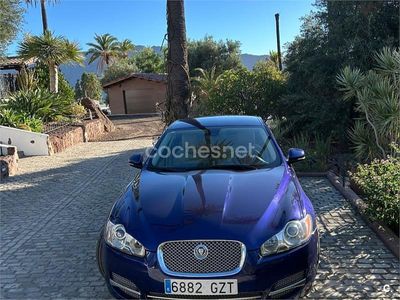 Usado Jaguar XF Sportbrake Luxury 240 CV (176 kW) 2012 Azul Familiar