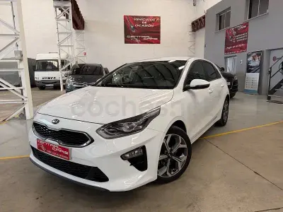 Usado Kia Ceed 136 CV (100 kW) 2021 Blanco Utilitario