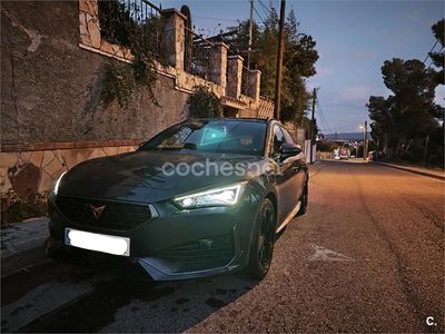 Usado Cupra Leon 190 CV (139 kW) 2023 Gris / plata Familiar