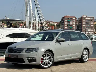 Usado Skoda Octavia RS 184 CV (135 kW) 2015 Gris / plata Familiar