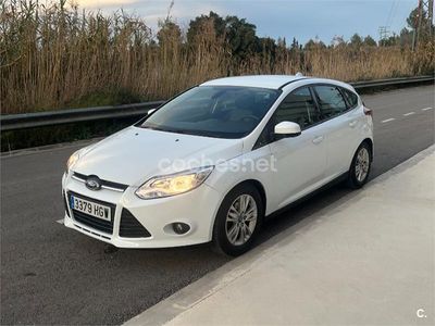Usado Ford Focus Trend 115 CV (84 kW) 2011 Blanco Berlina