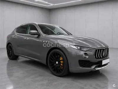 Usado Maserati Levante 430 CV (316 kW) 2019 Gris / plata SUV