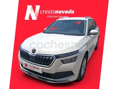 Usado Skoda Kamiq Ambition 110 CV (80 kW) 2021 Blanco SUV