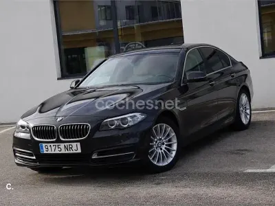 Usado BMW 520 Comfort Edition 190 CV (139 kW) 2015 Gris / plata Berlina
