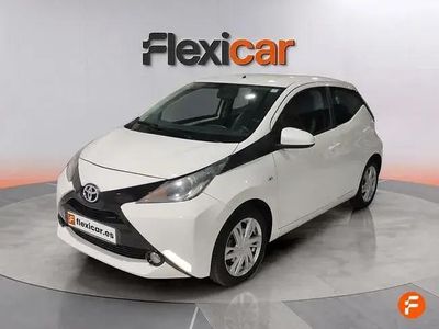 Używany Toyota Aygo X-play 69 KM (50 kW) 2017 Biały Hatchback