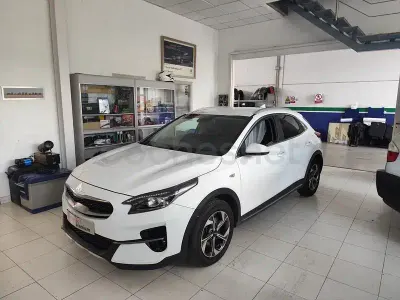 Usado Kia XCeed 120 CV (88 kW) 2022 Blanco SUV