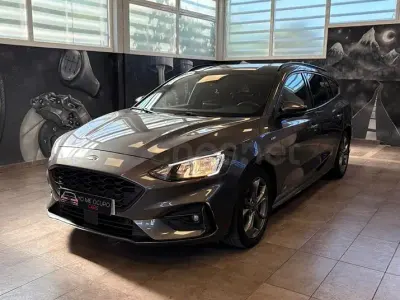 Usado Ford Focus ST-Line 125 CV (91 kW) 2019 Gris / plata Familiar