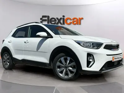 Usado Kia Stonic Plus 84 CV (61 kW) 2022 Blanco SUV