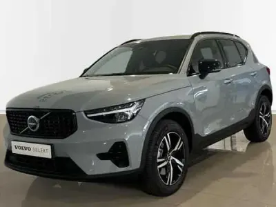 Nuevo Volvo XC40 Plus 163 CV (119 kW) 2026 Gris / plata SUV
