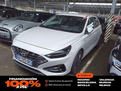 Usado Hyundai i30 120 CV (88 kW) 2024 Blanco Berlina