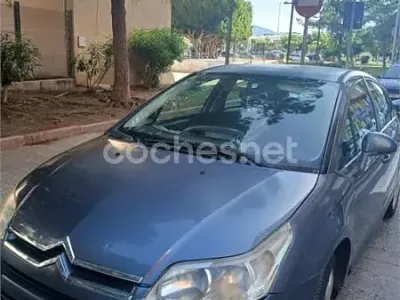 Usado Citroën C4 Exclusive 110 CV (80 kW) 2005 Azul Berlina