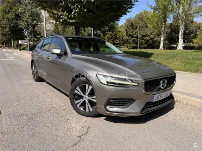 Usado Volvo V60 Momentum 150 CV (110 kW) 2019 Beige Familiar