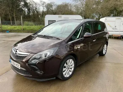 Usado Opel Zafira Tourer Excellence 130 CV (95 kW) 2013 Marrón Monovolumen