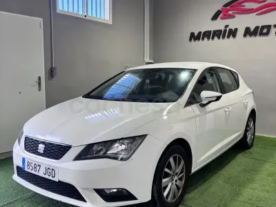 Usado Seat Leon Reference 110 CV (80 kW) 2015 Blanco Berlina