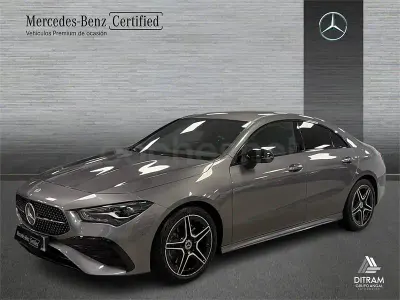 Usado Mercedes CLA200 163 CV (119 kW) 2025 Gris / plata Berlina
