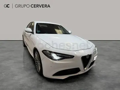 Usado Alfa Romeo Giulia Super 180 CV (132 kW) 2016 Blanco Berlina