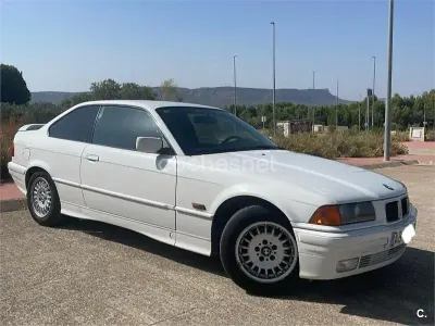 Usado BMW 318 136 CV (100 kW) 1992 Blanco Berlina