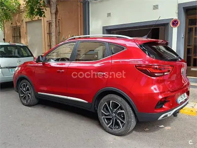 Usado MG ZS Luxury 111 CV (81 kW) 2023 Rojo SUV