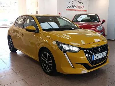 Usado Peugeot 208 Allure 100 CV (73 kW) 2021 Amarillo Utilitario