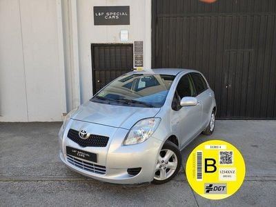 Usado Toyota Yaris Luna 90 CV (66 kW) 2006 Gris / plata Berlina