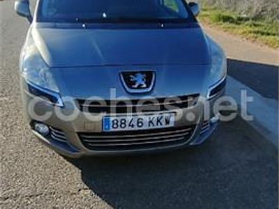 Usado Peugeot 5008 Allure 112 CV (82 kW) 2013 Beige Monovolumen