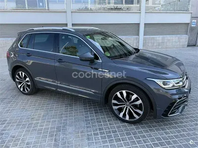Usado VW Tiguan R-line 200 CV (147 kW) 2021 Gris / plata SUV