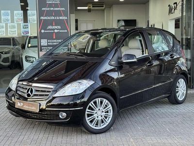 Usado Mercedes A180 Elegance 109 CV (80 kW) 2009 Negro Utilitario