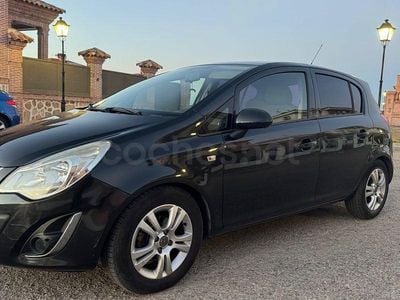 Usado Opel Corsa Color Edition 95 CV (69 kW) 2013 Negro Utilitario