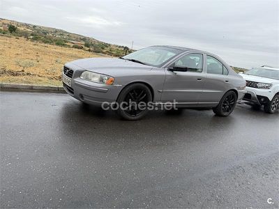 Gris / plata Usado 2006 Volvo S60 Momentum Berlina | 6500 € (Caro)