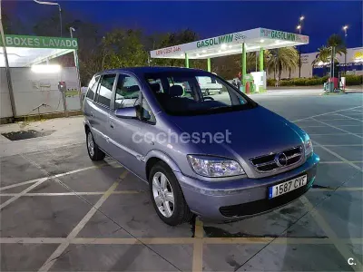 Usado Opel Zafira Elegance 100 CV (73 kW) 2004 Gris / plata Monovolumen