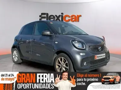 Usado Smart ForFour 90 CV (66 kW) 2018 Negro Utilitario