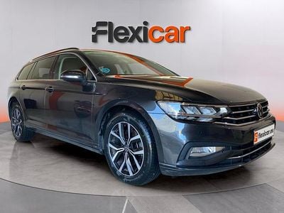 Usado VW Passat R-line 150 HP (110 kW) 2022 Preto Carrinha