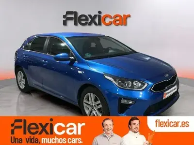Begagnad Kia Ceed 120 HK (88 kW) 2021 Blå Halvkombi
