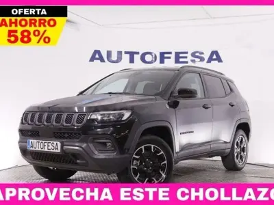 Usado Jeep Compass Trailhawk 240 CV (176 kW) 2022 Negro SUV