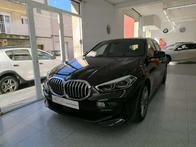 Usado BMW 118 M Sport 136 CV (100 kW) 2020 Negro Utilitario