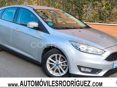 Gris / plata Usado 2016 Ford Focus Trend Berlina | 12.500 € (Precio justo)