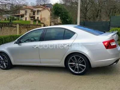 Usado Skoda Octavia RS 184 CV (135 kW) 2016 Gris / plata Familiar