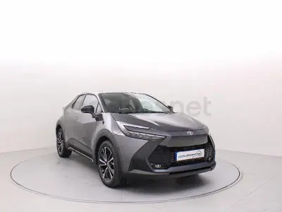 Usado Toyota C-HR Advance 140 CV (102 kW) 2025 Gris / plata SUV