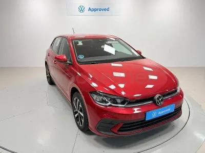Usado VW Polo Life 95 CV (69 kW) 2022 Rojo Utilitario