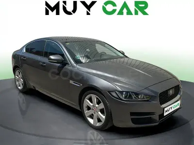 Usado Jaguar XE Pure 180 CV (132 kW) 2018 Gris Berlina