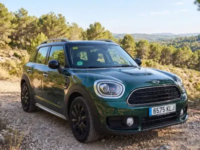 Usado Mini Cooper D Countryman 150 CV (110 kW) 2018 Verde SUV