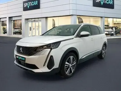 Usado Peugeot 5008 Allure 131 CV (96 kW) 2021 Blanco SUV