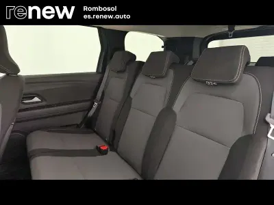 Usado Dacia Jogger Extreme 91 CV (66 kW) 2025 Verde Monovolumen
